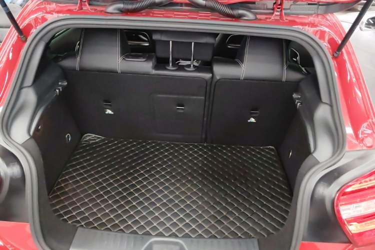 Used Mercedes-Benz A-Class 2015 A 200 Fashion Model Trunk