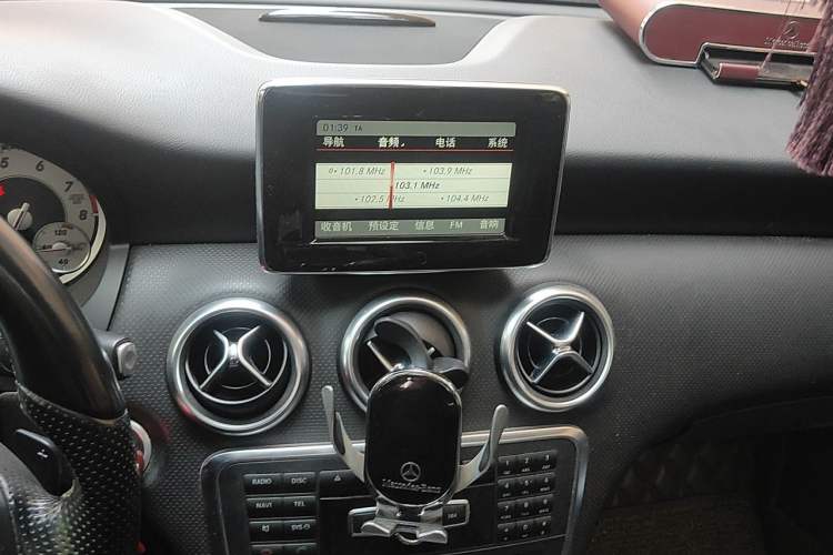 Used Mercedes-Benz A-Class 2015 A 200 Fashion Model Audio And AC Panel