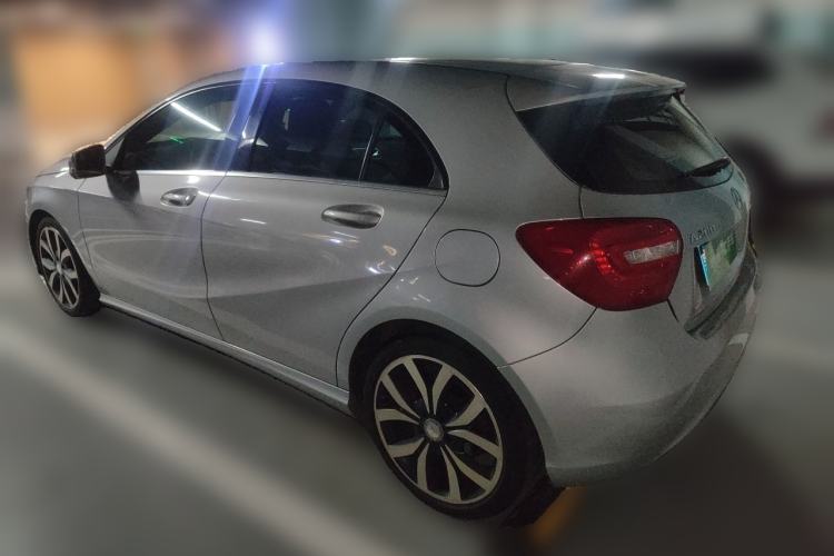 Used Mercedes-Benz A-Class 2015 A 200 Fashion Model Rear Left 45 Deg