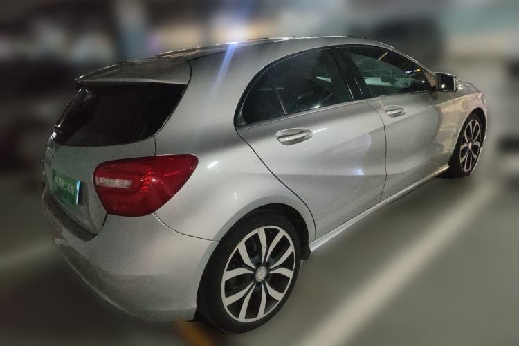 Used Mercedes-Benz A-Class 2015 A 200 Fashion Model Rear Right 45 Deg
