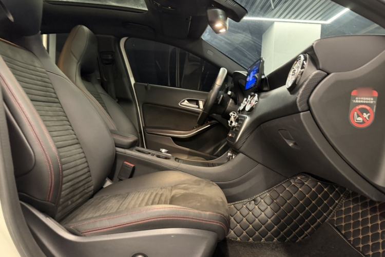 Used Mercedes-Benz A-Class 2015 A 200 Sport Edition Right Front Seat