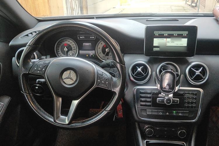 Used Mercedes-Benz A-Class 2015 A 200 Fashion Model Steering Wheel