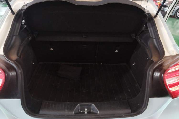 Used Mercedes-Benz A-Class 2015 A 200 Sport Edition Trunk