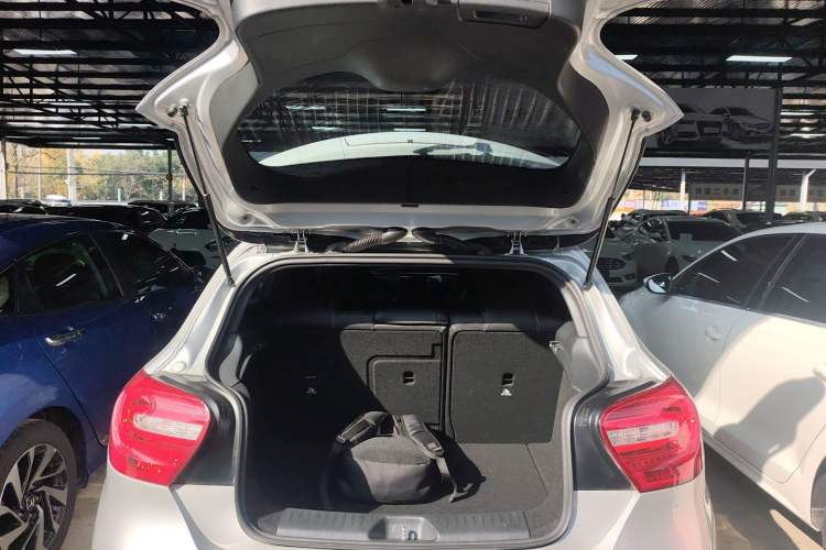 Used Mercedes-Benz A-Class 2015 A 180 Trunk
