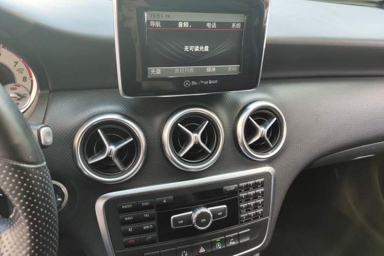Used Mercedes-Benz A-Class 2015 A 200 Fashion Model Audio And AC Panel
