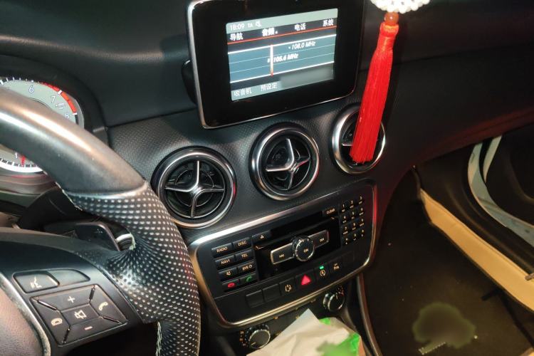 Used Mercedes-Benz A-Class 2015 A 200 Fashion Model Audio And AC Panel