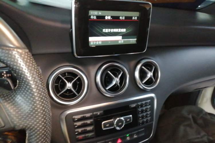 Used Mercedes-Benz A-Class 2015 A 200 Fashion Model Audio And AC Panel