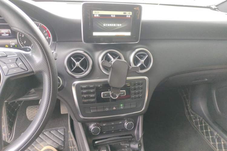 Used Mercedes-Benz A-Class 2015 A 180 Standard Model Audio And AC Panel
