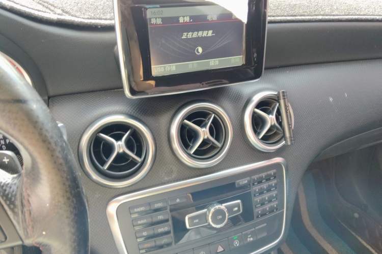 Used Mercedes-Benz A-Class 2015 A 200 Fashion Model Audio And AC Panel