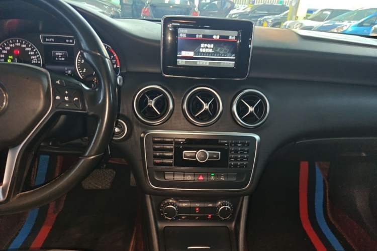 Used Mercedes-Benz A-Class 2015 A 180 Audio And AC Panel