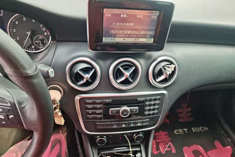 Used Mercedes-Benz A-Class 2015 A 180 Audio And AC Panel