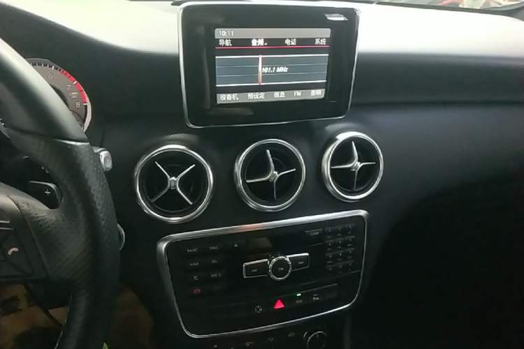 Used Mercedes-Benz A-Class 2015 A 200 Fashion Model Audio And AC Panel