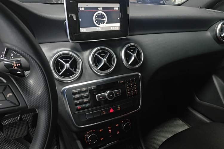 Used Mercedes-Benz A-Class 2015 A 180 Standard Model Audio And AC Panel