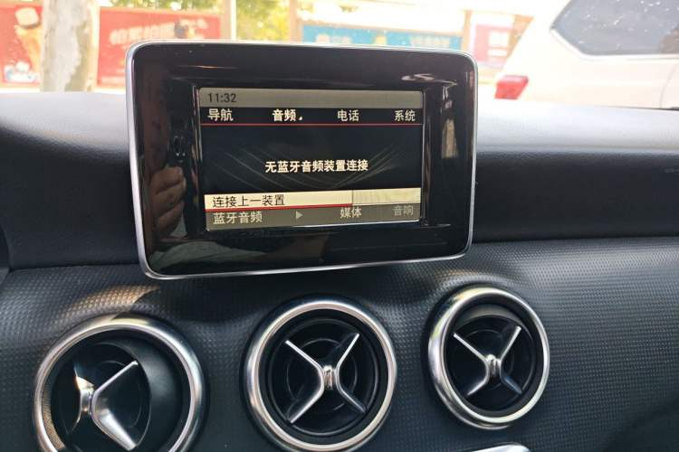Used Mercedes-Benz A-Class 2015 A 180 Audio And AC Panel