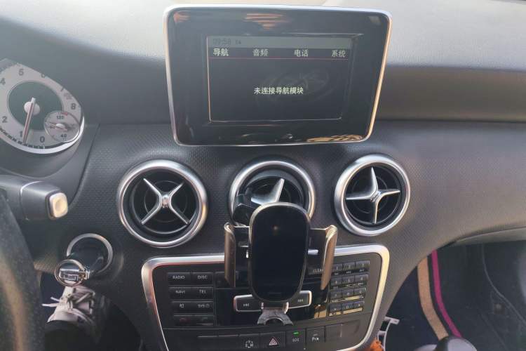 Used Mercedes-Benz A-Class 2015 A 200 Fashion Model Audio And AC Panel