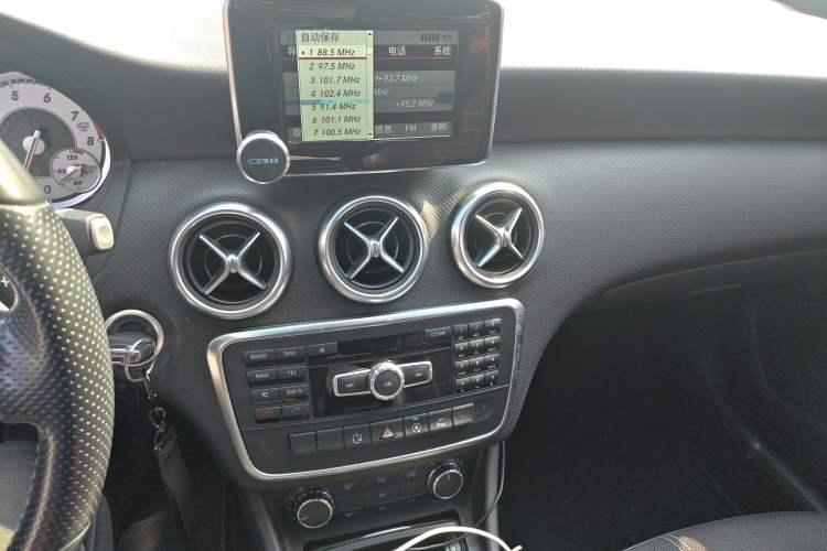 Used Mercedes-Benz A-Class 2015 A 200 Fashion Model Audio And AC Panel