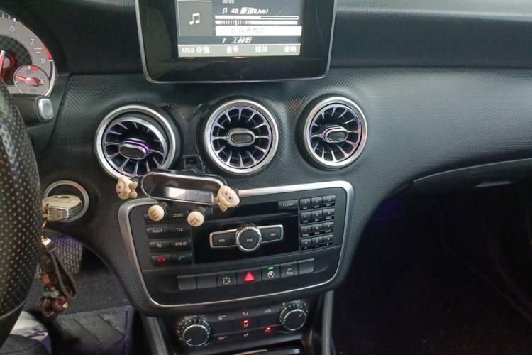 Used Mercedes-Benz A-Class 2015 A 200 Fashion Model Audio And AC Panel