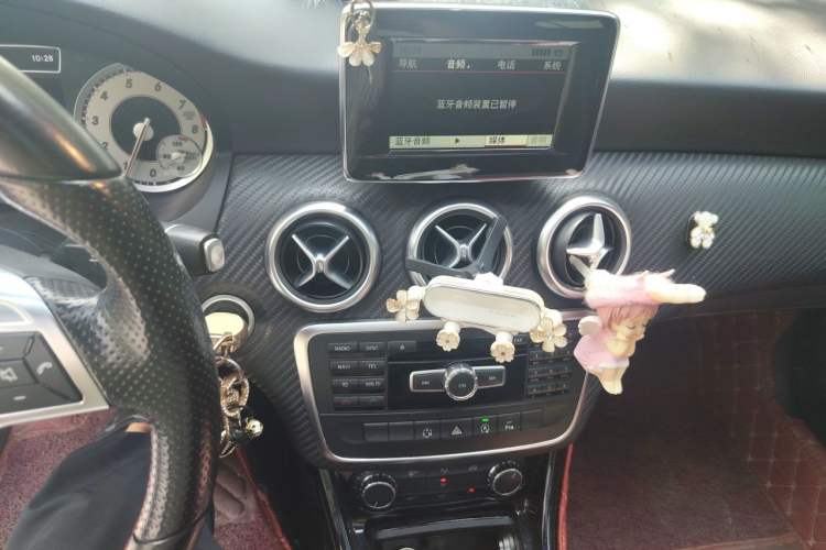 Used Mercedes-Benz A-Class 2015 A 200 Sport Edition Audio And AC Panel
