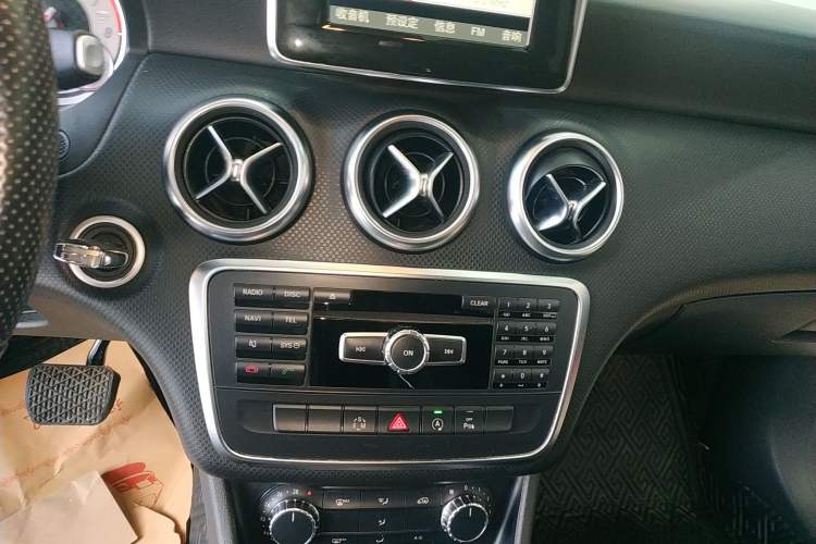Used Mercedes-Benz A-Class 2015 A 200 Fashion Model Audio And AC Panel
