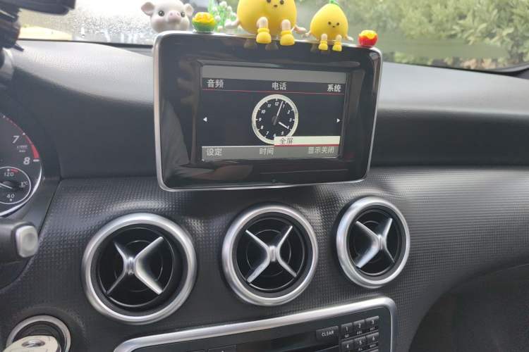 Used Mercedes-Benz A-Class 2015 A 180 Standard Model Audio And AC Panel