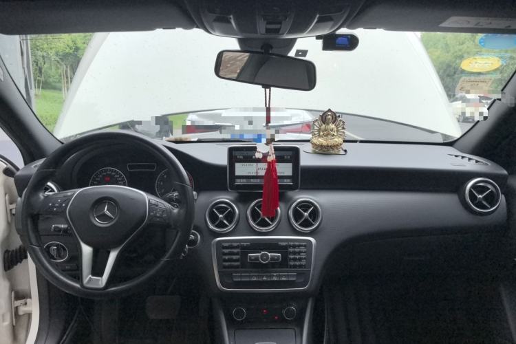Used Mercedes-Benz A-Class 2015 A 180 Center Console