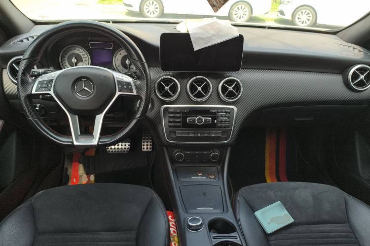 Used Mercedes-Benz A-Class 2015 A 200 Sport Edition Center Console