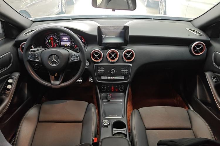 Used Mercedes-Benz A-Class 2015 A 180 Standard Model Center Console