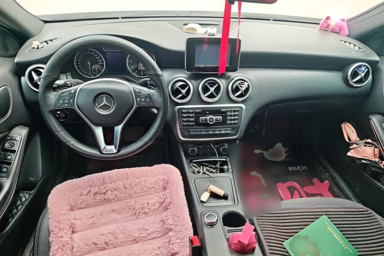 Used Mercedes-Benz A-Class 2015 A 180 Center Console