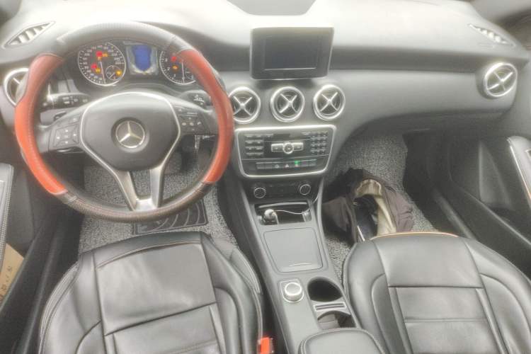 Used Mercedes-Benz A-Class 2015 A 180 Standard Model Center Console