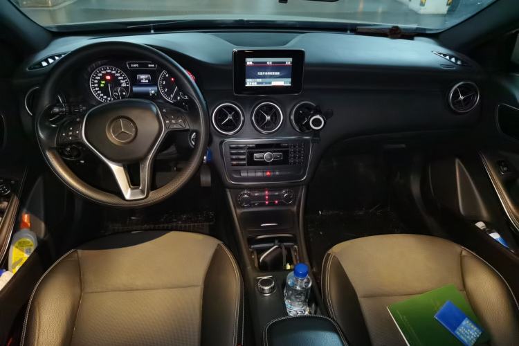 Used Mercedes-Benz A-Class 2015 A 180 Standard Model Center Console