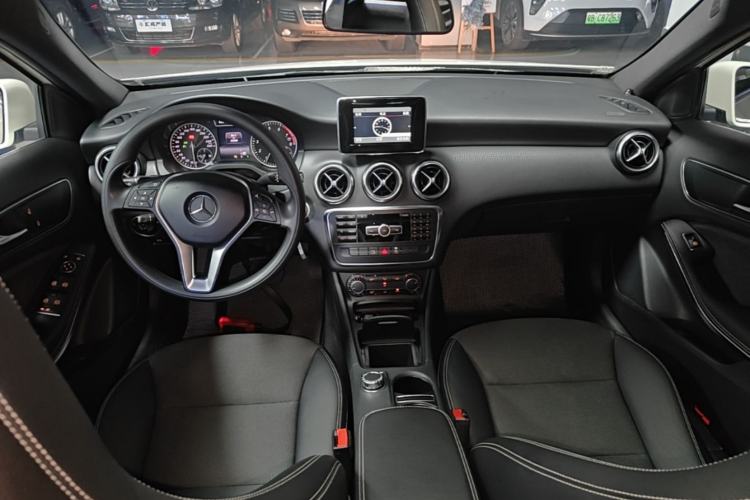 Used Mercedes-Benz A-Class 2015 A 180 Standard Model Center Console
