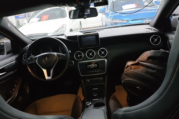 Used Mercedes-Benz A-Class 2015 A 180 Center Console