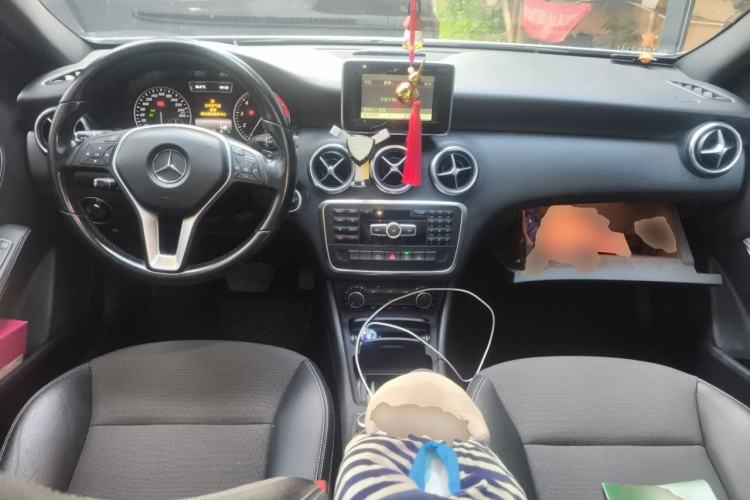 Used Mercedes-Benz A-Class 2015 A 180 Center Console