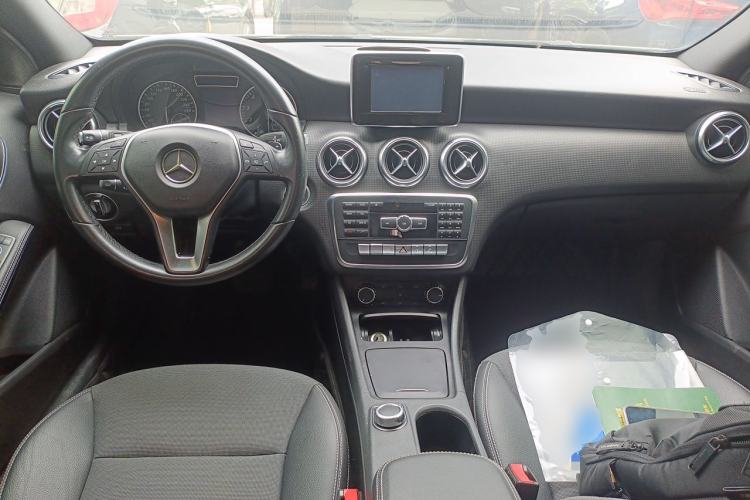 Used Mercedes-Benz A-Class 2015 A 180 Center Console