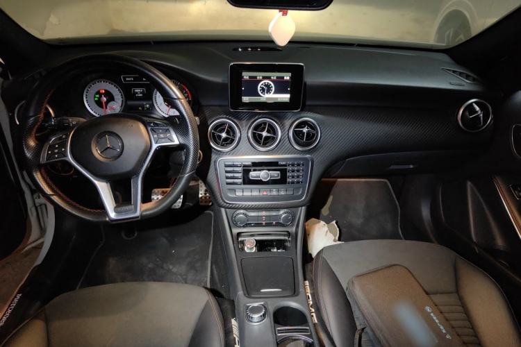 Used Mercedes-Benz A-Class 2015 A 200 Sport Edition Center Console