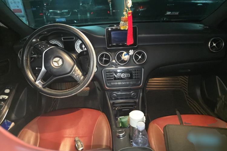 Used Mercedes-Benz A-Class 2015 A 200 Fashion Model Center Console