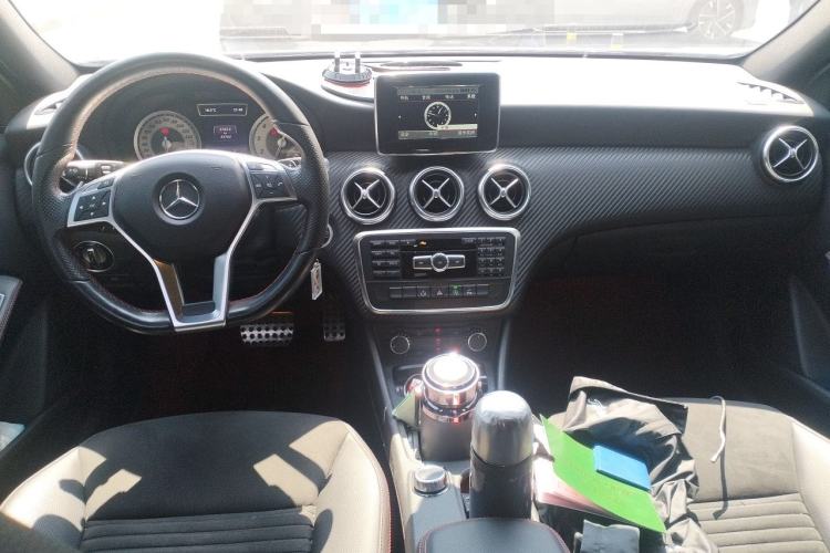 Used Mercedes-Benz A-Class 2015 A 200 Sport Edition Center Console