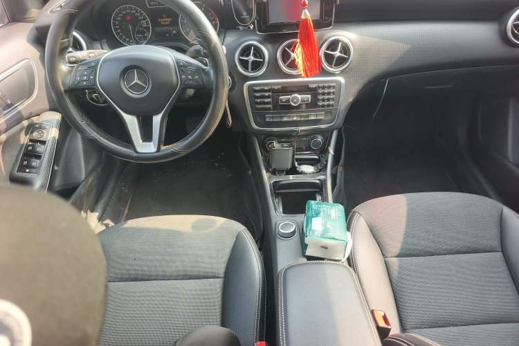 Used Mercedes-Benz A-Class 2015 A 180 Center Console