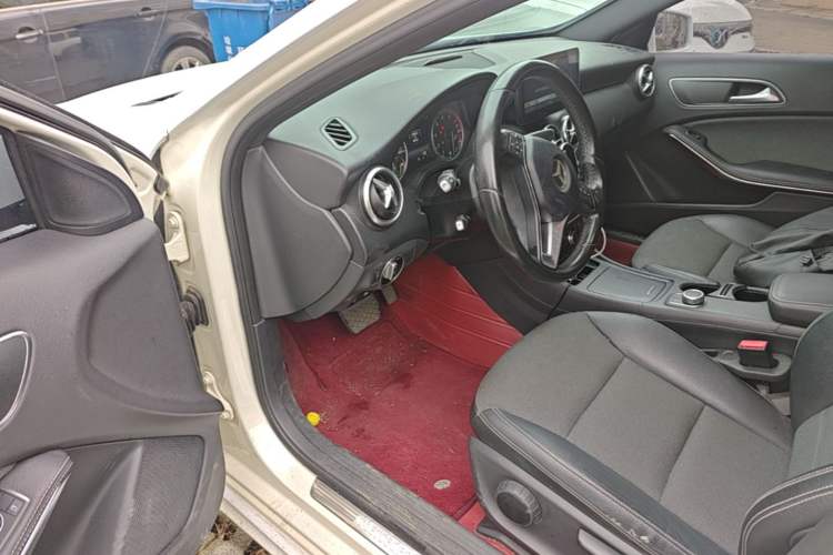 Used Mercedes-Benz A-Class 2015 A 180 Driver Seat
