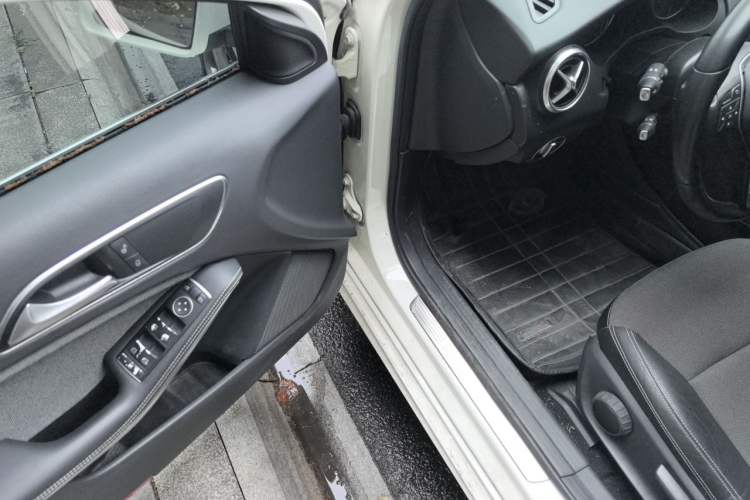 Used Mercedes-Benz A-Class 2015 A 180 Driver Seat