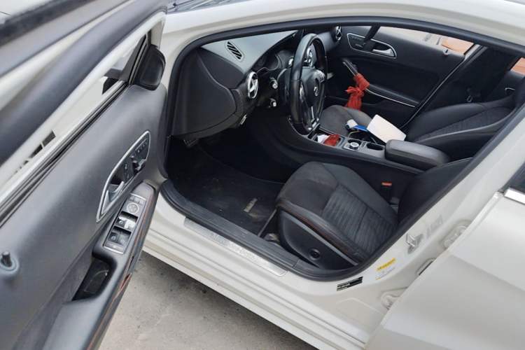 Used Mercedes-Benz A-Class 2015 A 200 Sport Edition Driver Seat