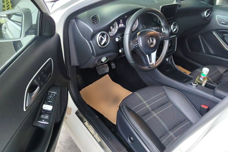 Used Mercedes-Benz A-Class 2015 A 200 Fashion Model Driver Seat