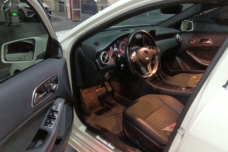 Used Mercedes-Benz A-Class 2015 A 200 Sport Edition Driver Seat