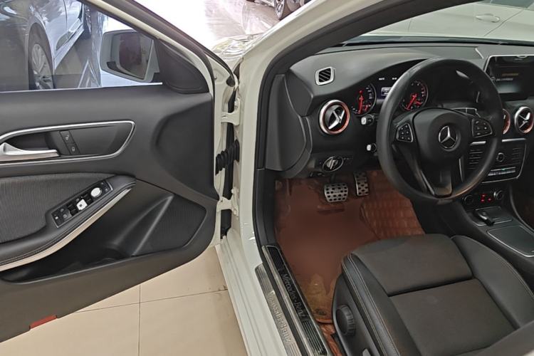 Used Mercedes-Benz A-Class 2015 A 180 Standard Model Driver Seat