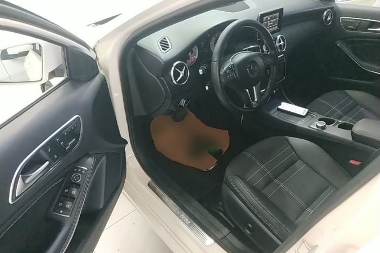 Used Mercedes-Benz A-Class 2015 A 200 Fashion Model Driver Seat