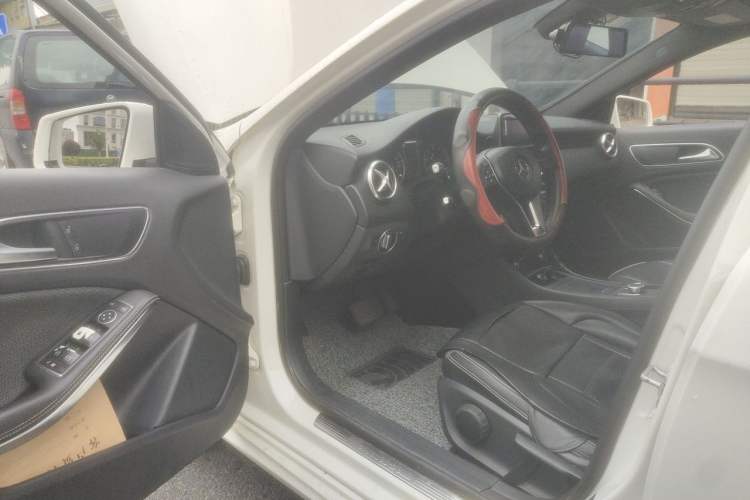 Used Mercedes-Benz A-Class 2015 A 180 Standard Model Driver Seat