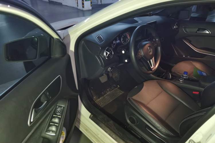 Used Mercedes-Benz A-Class 2015 A 180 Standard Model Driver Seat