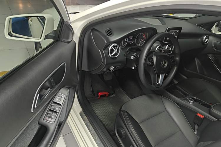 Used Mercedes-Benz A-Class 2015 A 180 Standard Model Driver Seat
