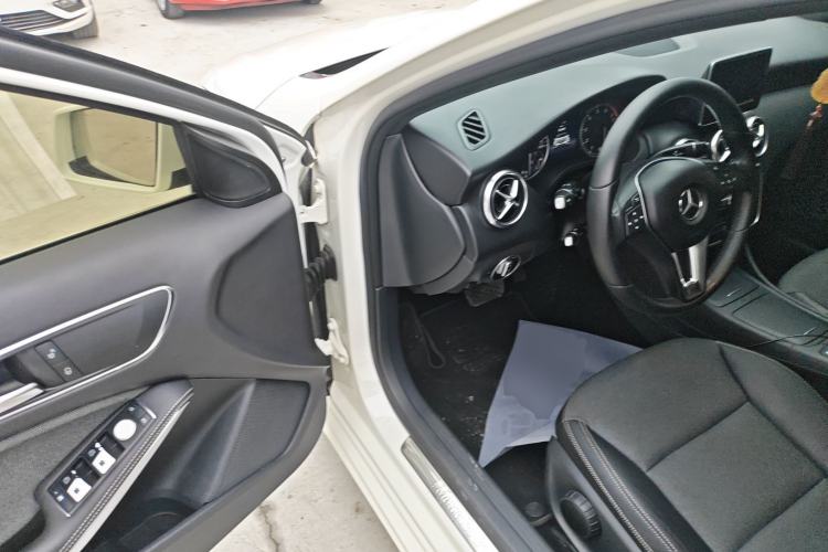 Used Mercedes-Benz A-Class 2015 A 180 Driver Seat