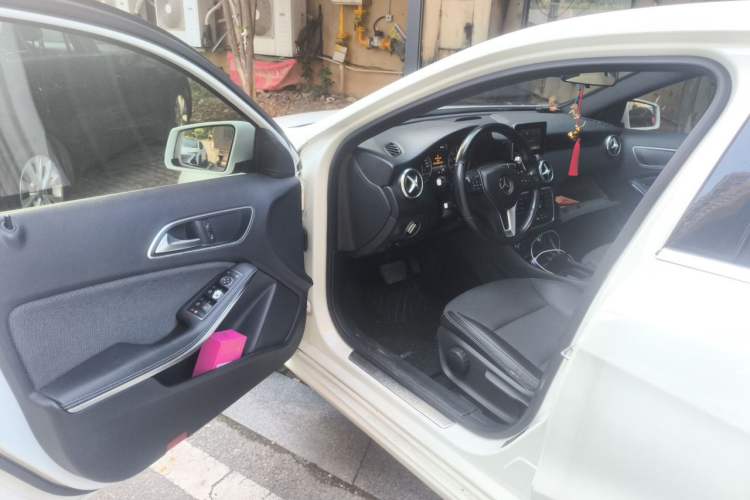 Used Mercedes-Benz A-Class 2015 A 180 Driver Seat